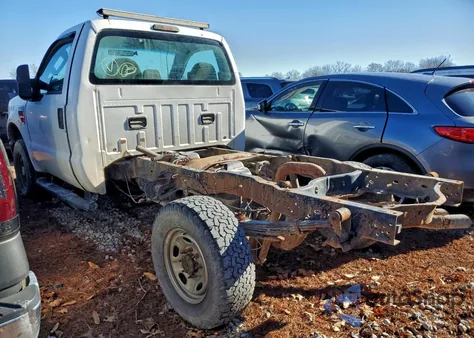 2008 Ford F250 Super Duty z USA, uszkodzony, nr VIN 1FTSF21R38ED72270